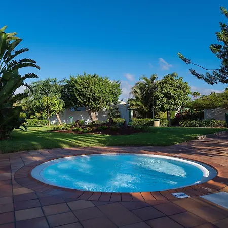 Cordial Sandy Golf Apartment